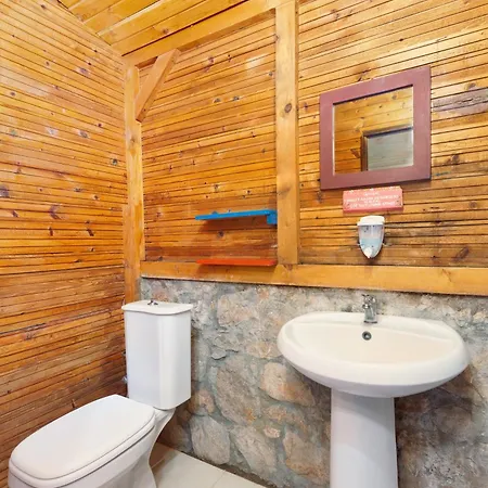 Lilith Pan Φετιγιέ