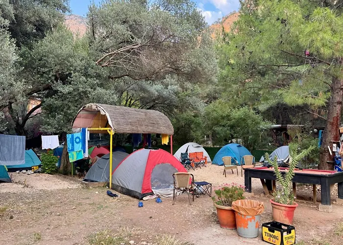 Lilith Pan Κάμπινγκ *